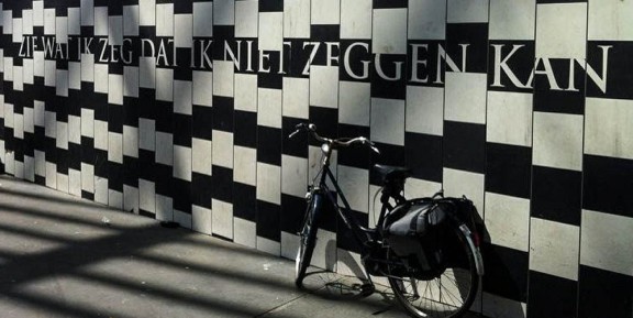 Joke van Leeuwen, stottergedicht, Antwerpen
