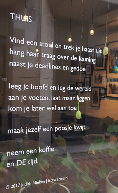Thuis, gedicht van Judith Nieken, gevonden in de Oude Doelesteeg in Leeuwarden