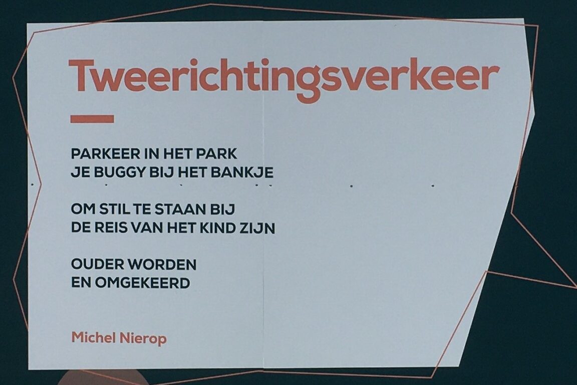 Op het Walplein in Oss wordt gewerkt aan nieuwbouw. Op de schutting eromheen staan gedicht van Osse dichters.